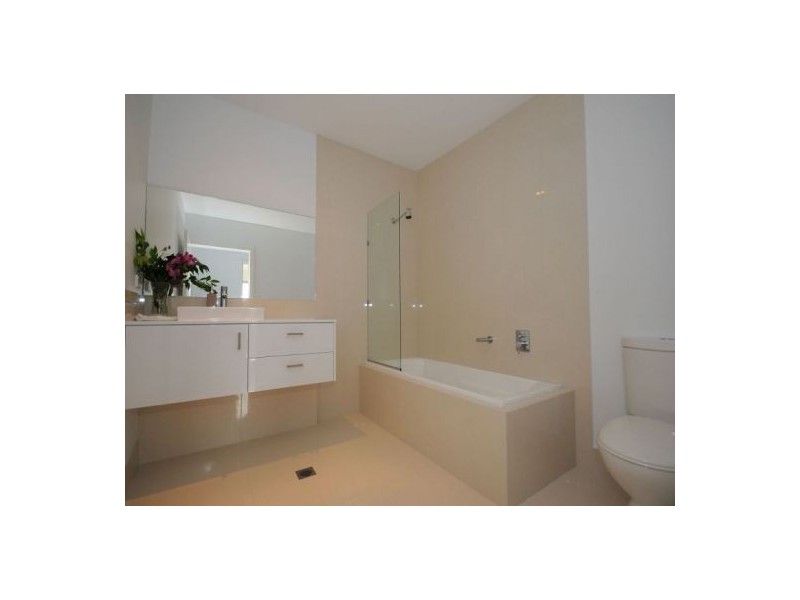 2/15 Jensen Drive, Urraween QLD 4655