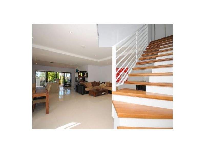 2/15 Jensen Drive, Urraween QLD 4655