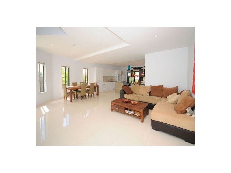 2/15 Jensen Drive, Urraween QLD 4655