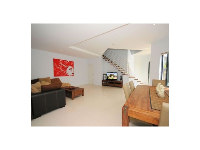 2/15 Jensen Drive, Urraween QLD 4655