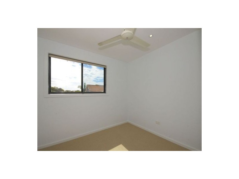 2/15 Jensen Drive, Urraween QLD 4655