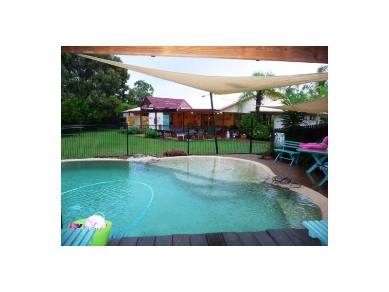 10 LucyAnne Crt, Urangan QLD 4655