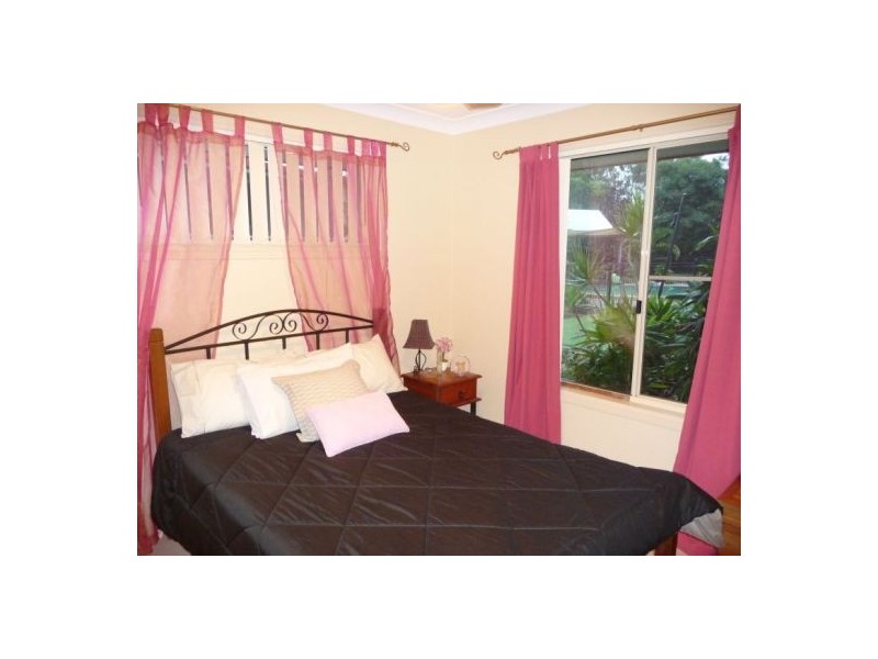 10 LucyAnne Crt, Urangan QLD 4655