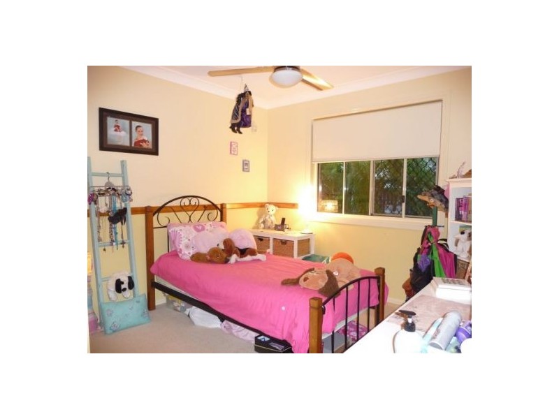 10 LucyAnne Crt, Urangan QLD 4655