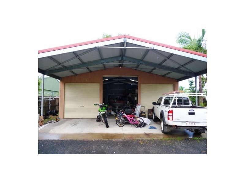 10 LucyAnne Crt, Urangan QLD 4655