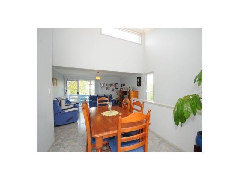 10 Blue Water Rd, Booral QLD 4655