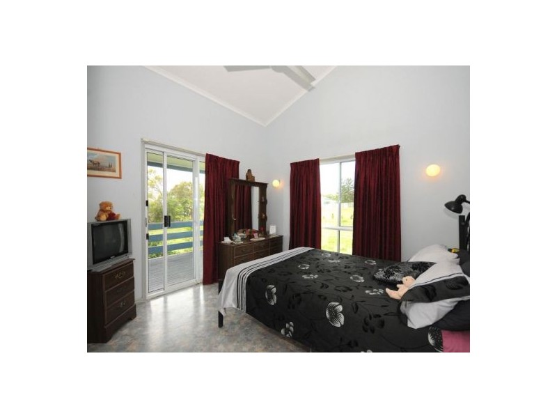 10 Blue Water Rd, Booral QLD 4655