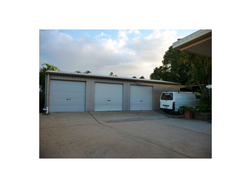 649 Boat Harbour Dr, Urangan QLD 4655