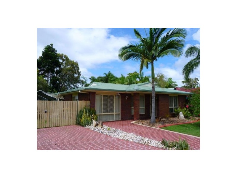 35 Thornbill Dr, Eli Waters QLD 4655