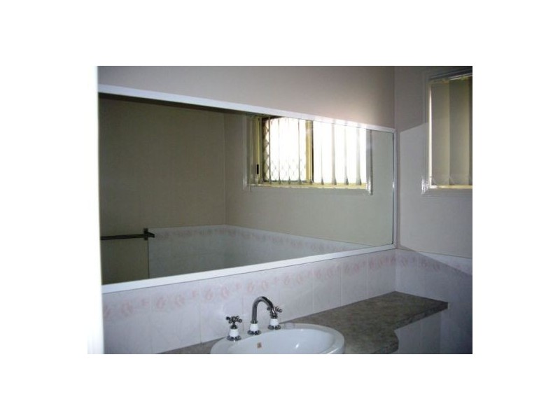 35 Thornbill Dr, Eli Waters QLD 4655