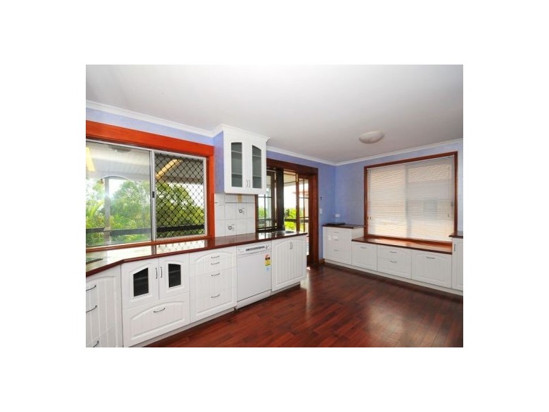 8 Waigani Ave, Kawungan QLD 4655