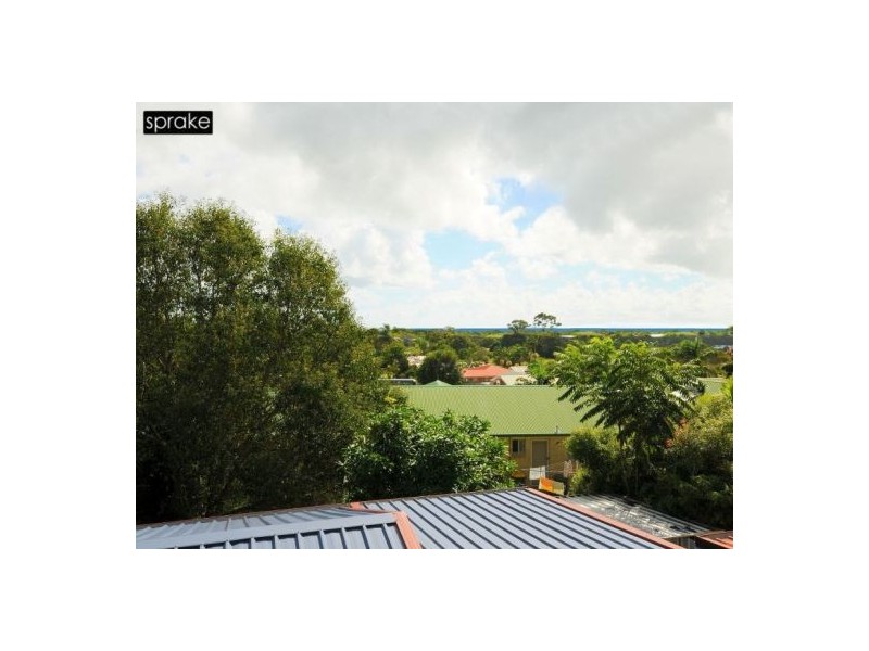 8 Waigani Ave, Kawungan QLD 4655