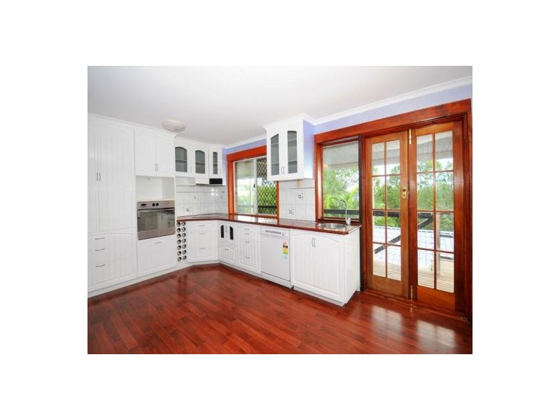 8 Waigani Ave, Kawungan QLD 4655