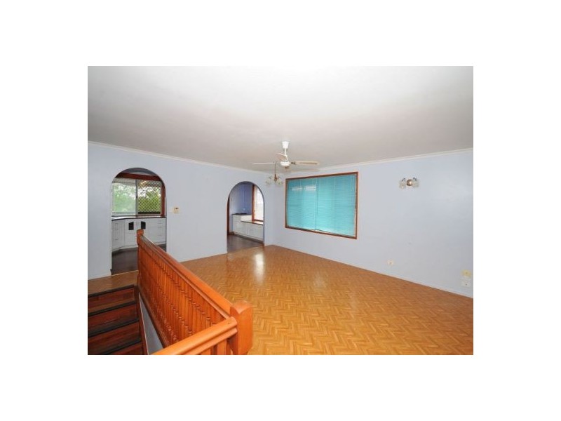 8 Waigani Ave, Kawungan QLD 4655