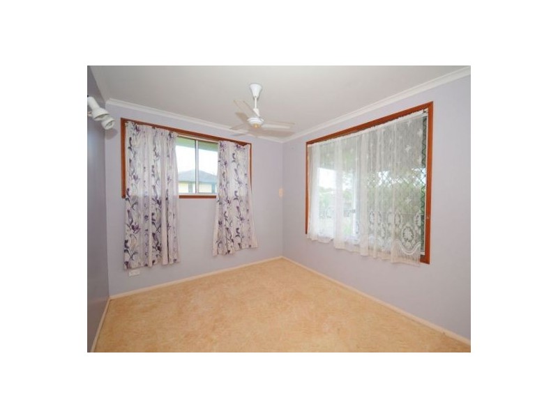 8 Waigani Ave, Kawungan QLD 4655