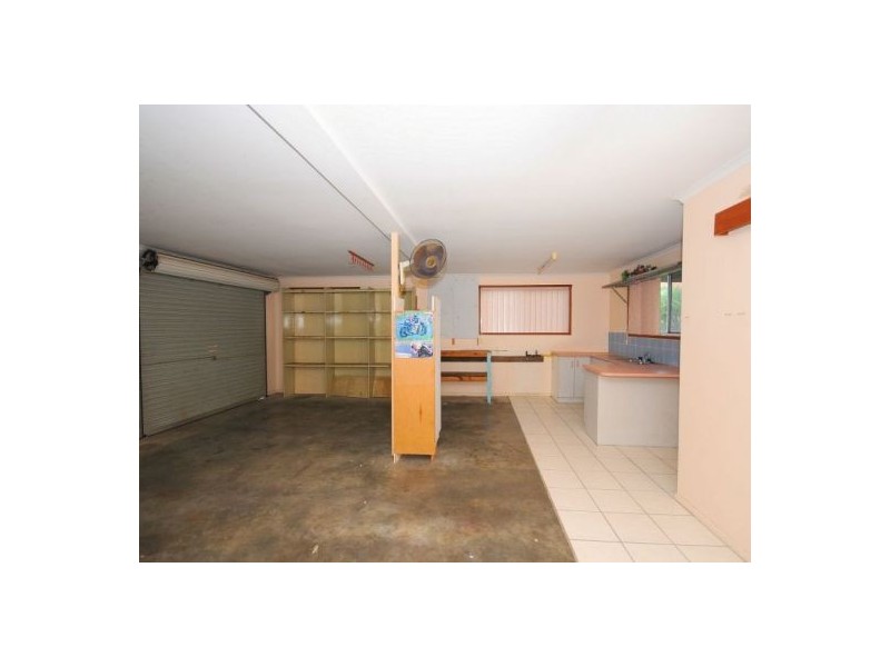 8 Waigani Ave, Kawungan QLD 4655