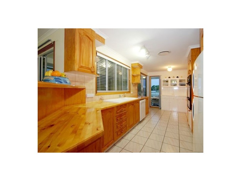 44 Long St, Point Vernon QLD 4655