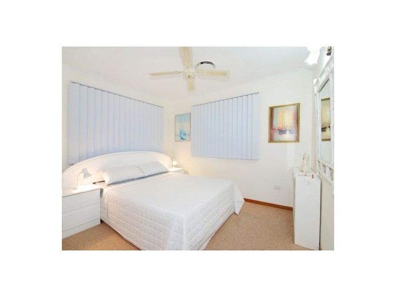 44 Long St, Point Vernon QLD 4655