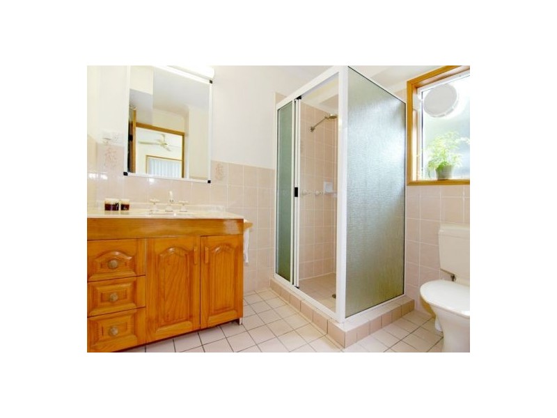 44 Long St, Point Vernon QLD 4655