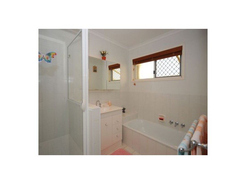 55 Dover St, Pialba QLD 4655