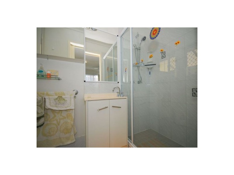 55 Dover St, Pialba QLD 4655