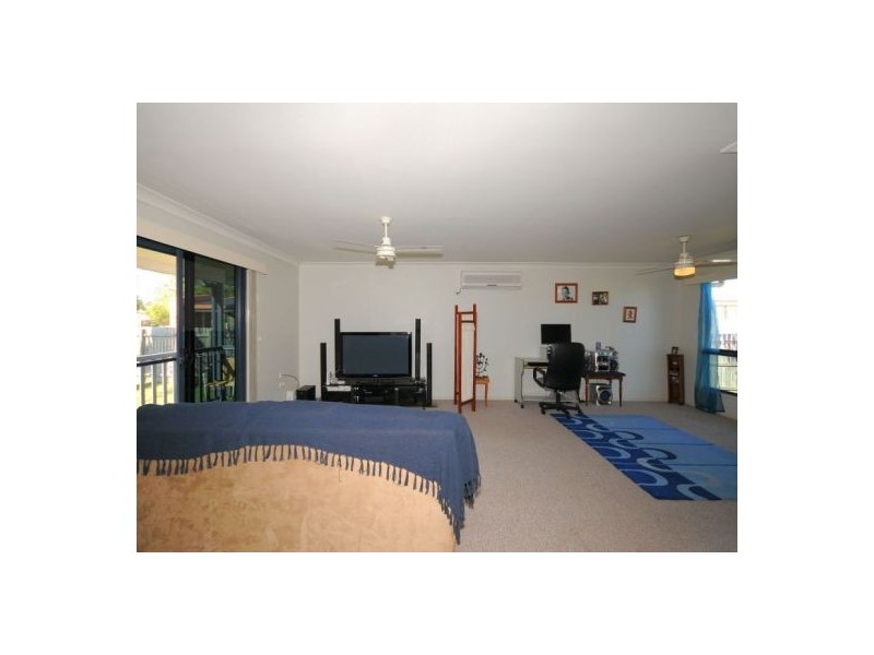 95 Torquay Rd, Scarness QLD 4655