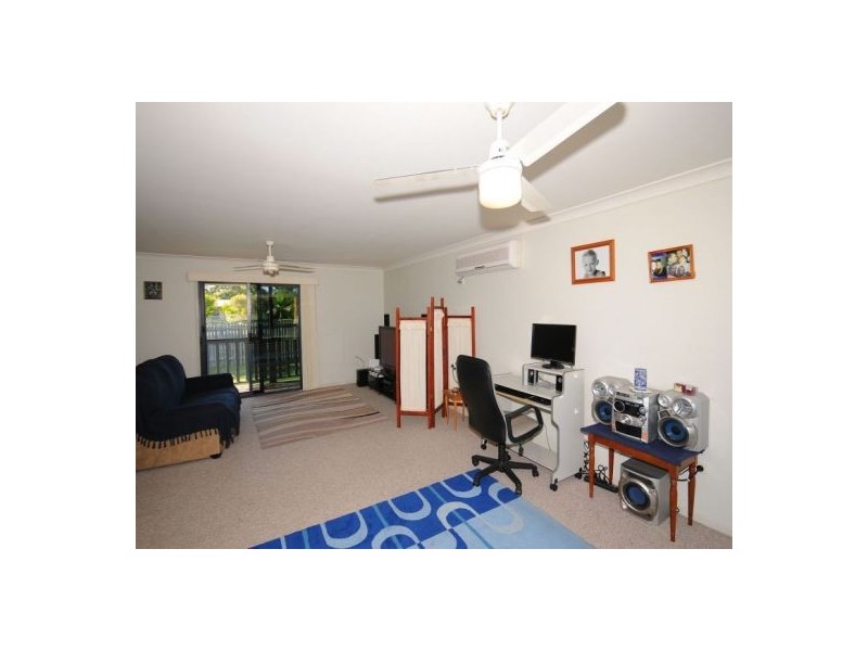 95 Torquay Rd, Scarness QLD 4655