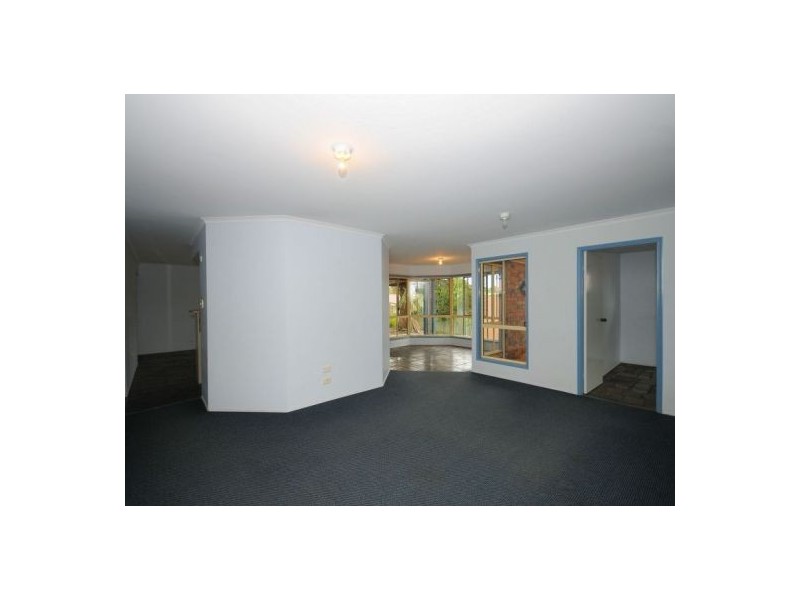 9 Oleander Ave, Kawungan QLD 4655