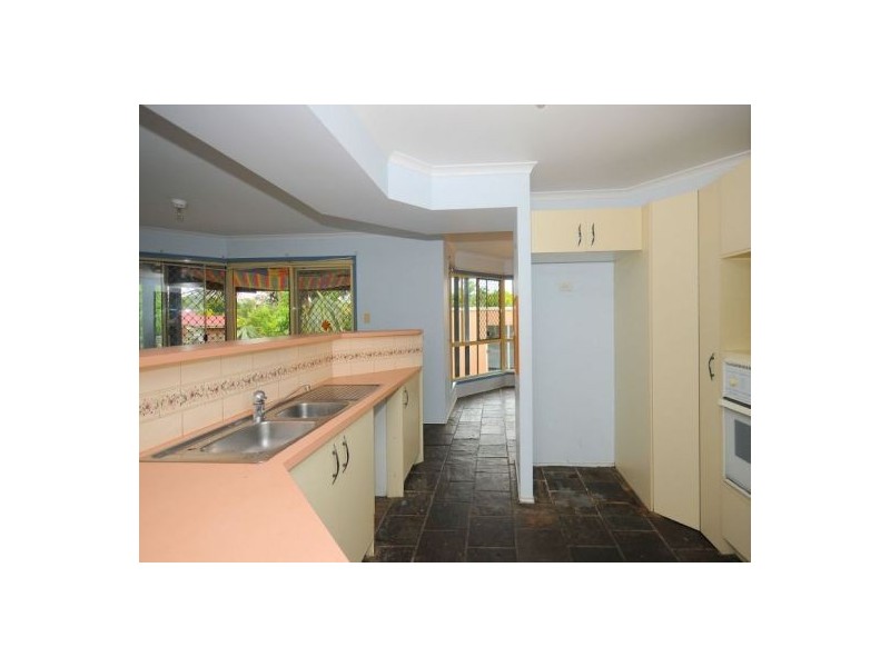 9 Oleander Ave, Kawungan QLD 4655