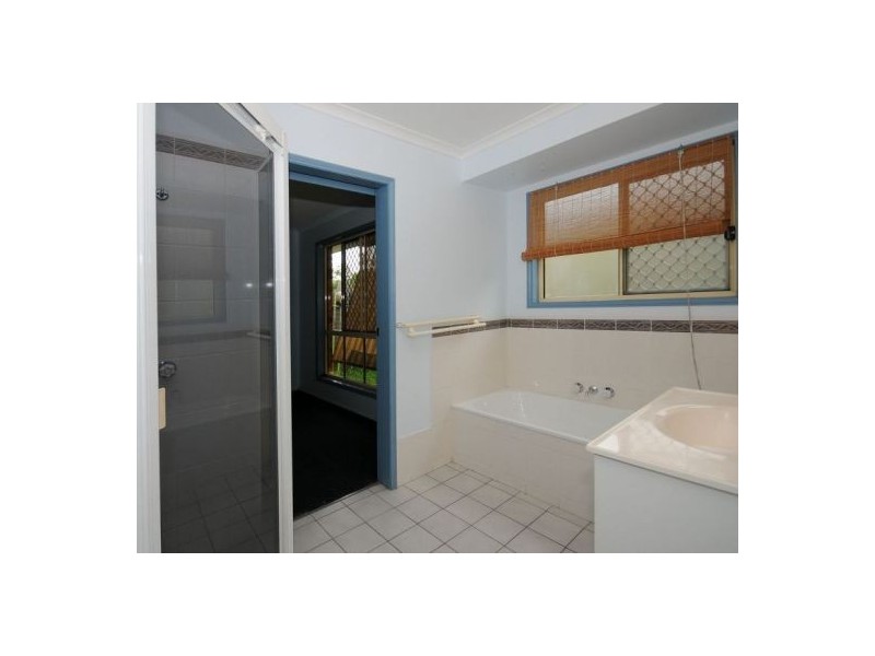 9 Oleander Ave, Kawungan QLD 4655