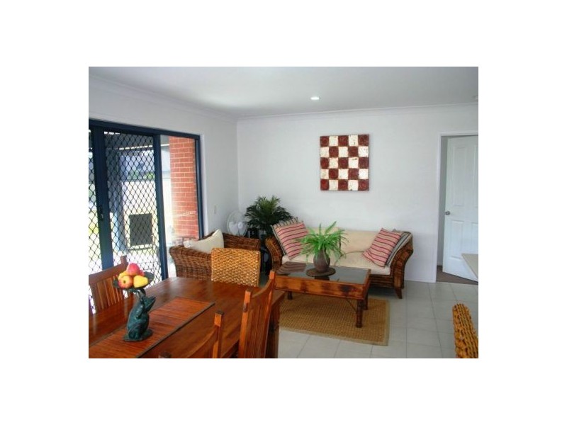 3 Columbus Cl, Urraween QLD 4655