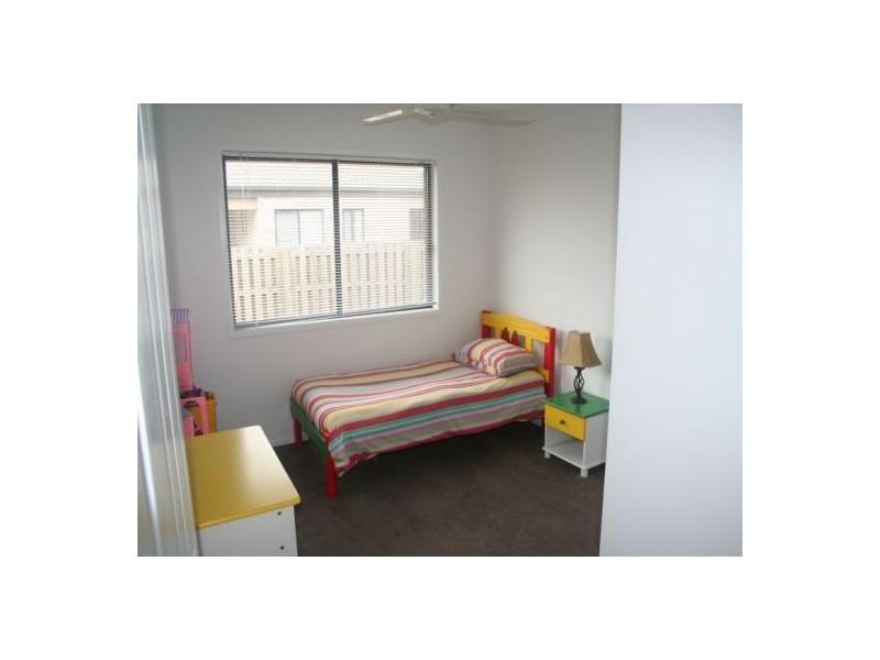 3 Columbus Cl, Urraween QLD 4655