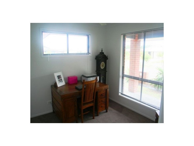 3 Columbus Cl, Urraween QLD 4655