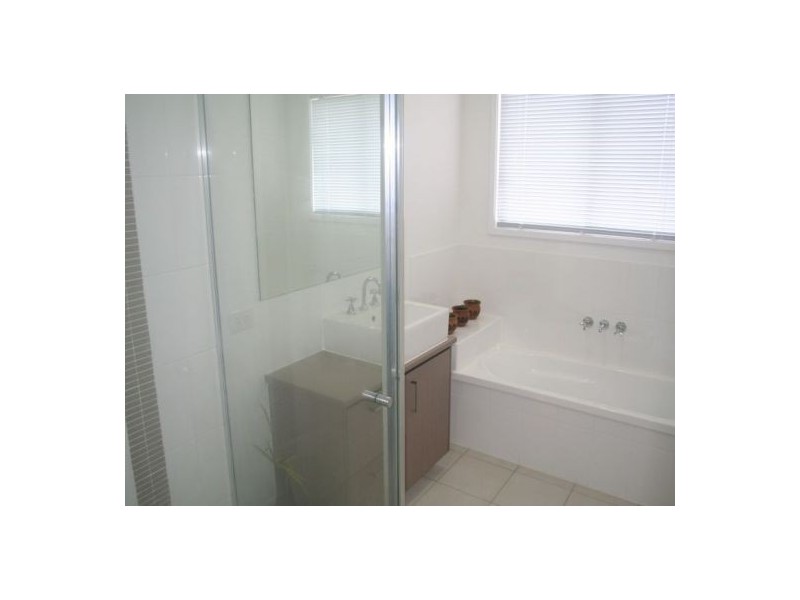 3 Columbus Cl, Urraween QLD 4655