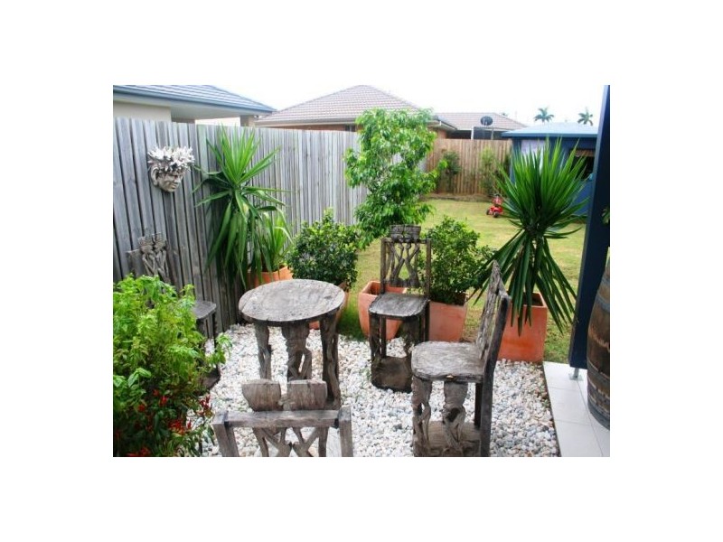 3 Columbus Cl, Urraween QLD 4655