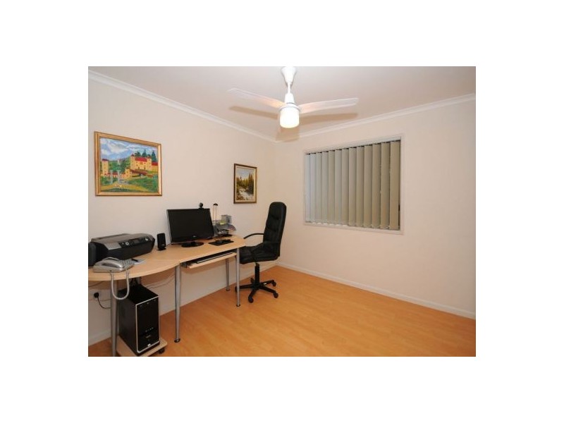 11 Mayfair St, Point Vernon QLD 4655