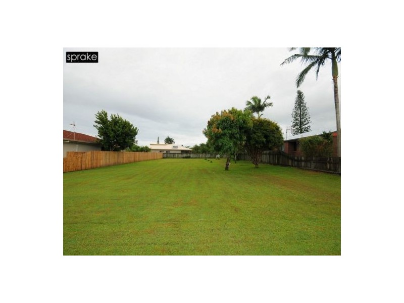 9 Mayfair St, Point Vernon QLD 4655