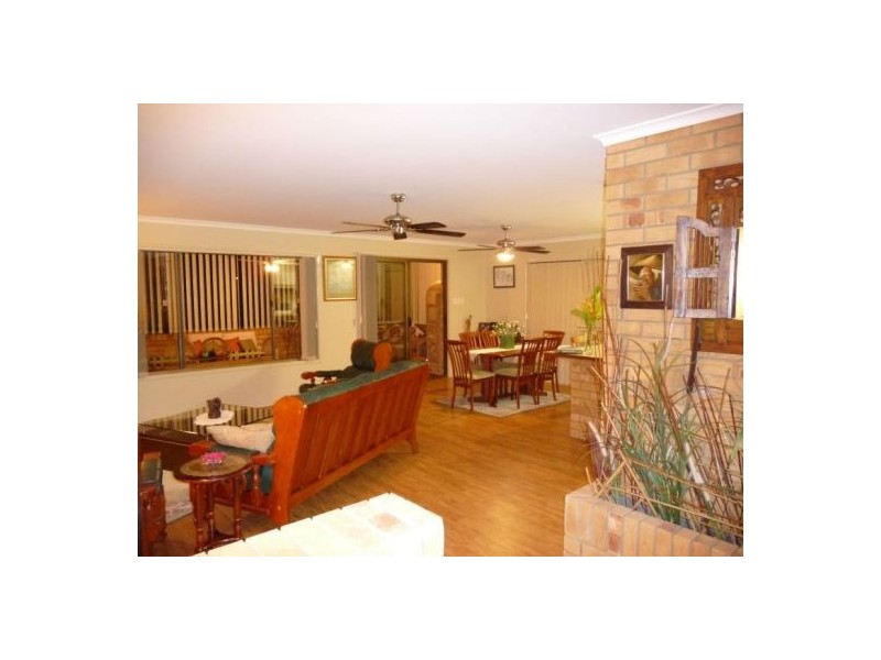 110 Corser St, Point Vernon QLD 4655