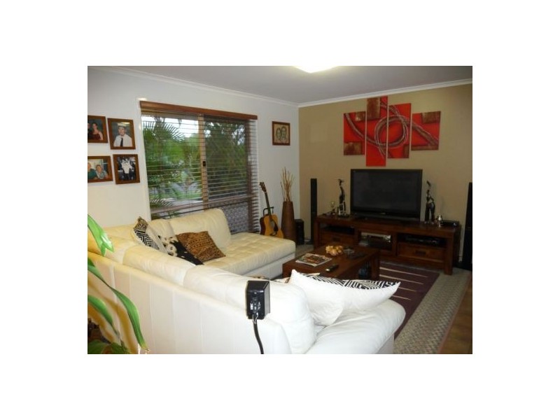 23 Michelle Dr, Point Vernon QLD 4655