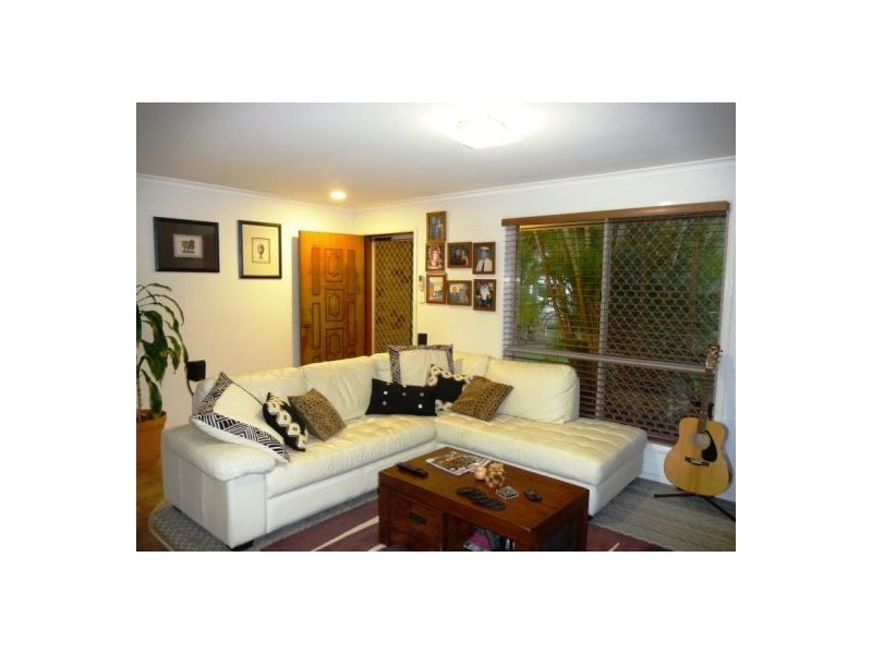 23 Michelle Dr, Point Vernon QLD 4655