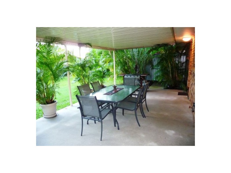 23 Michelle Dr, Point Vernon QLD 4655