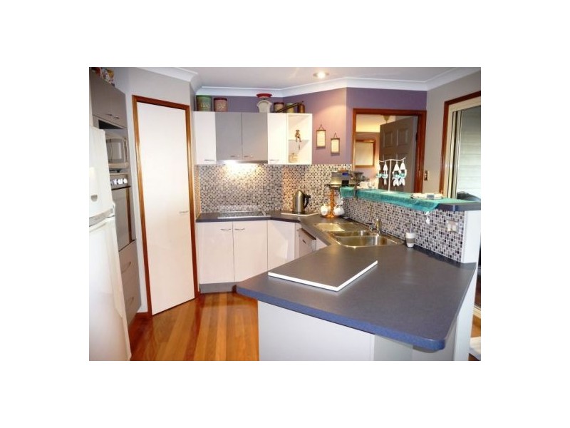 10 Nicholson Crt, Urraween QLD 4655