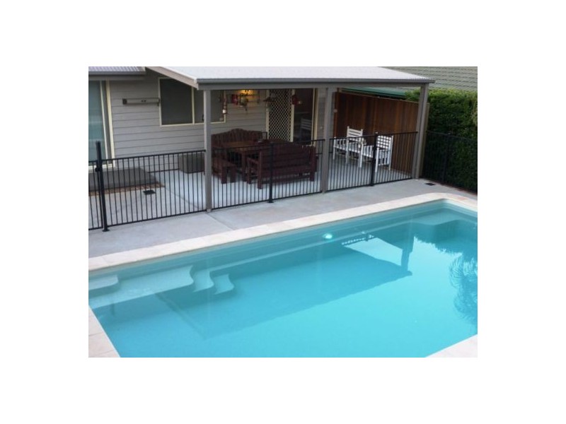 10 Nicholson Crt, Urraween QLD 4655