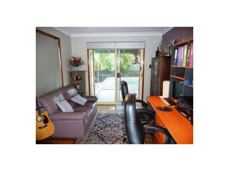 10 Nicholson Crt, Urraween QLD 4655