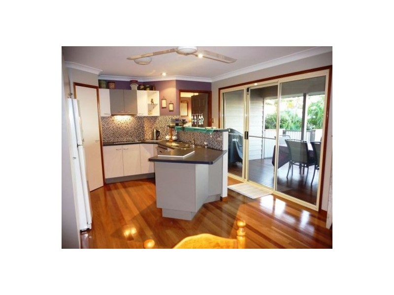 10 Nicholson Crt, Urraween QLD 4655