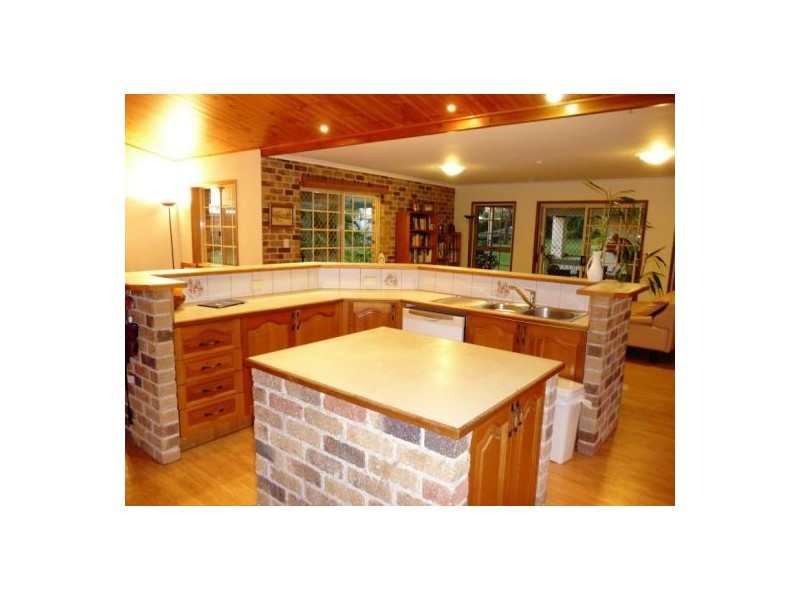 15 Windemere Road, Wondunna QLD 4655