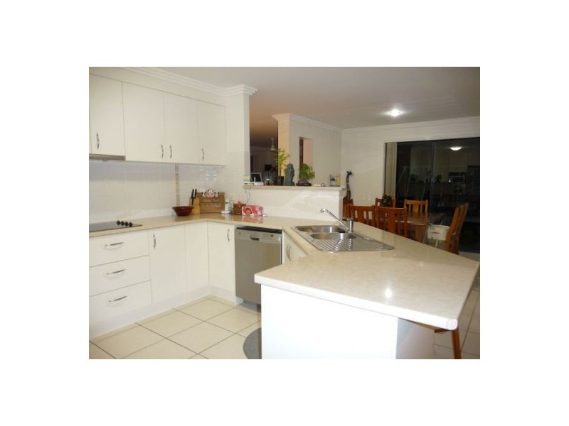 72 Pembridge Cct, Urraween QLD 4655