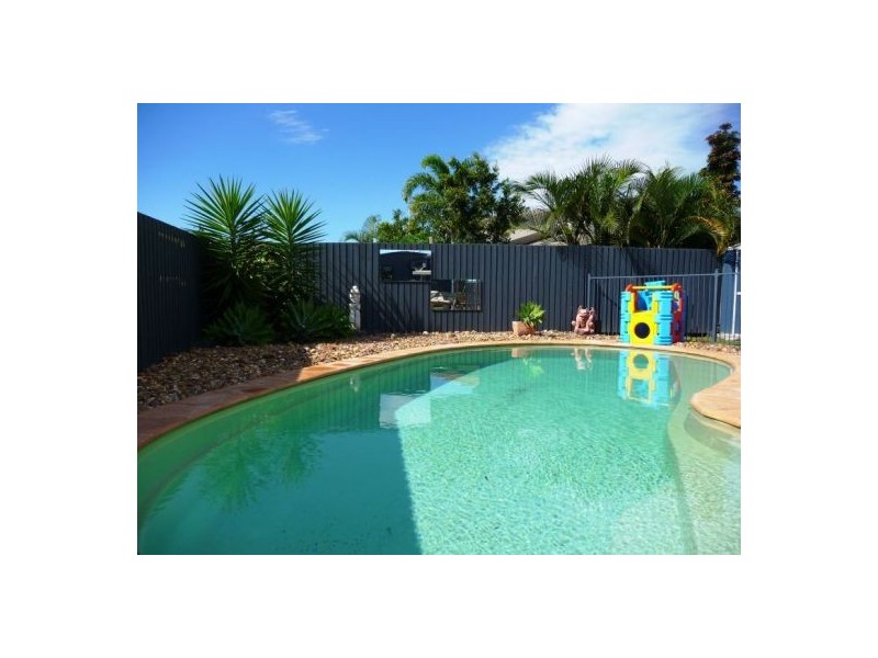 72 Pembridge Cct, Urraween QLD 4655