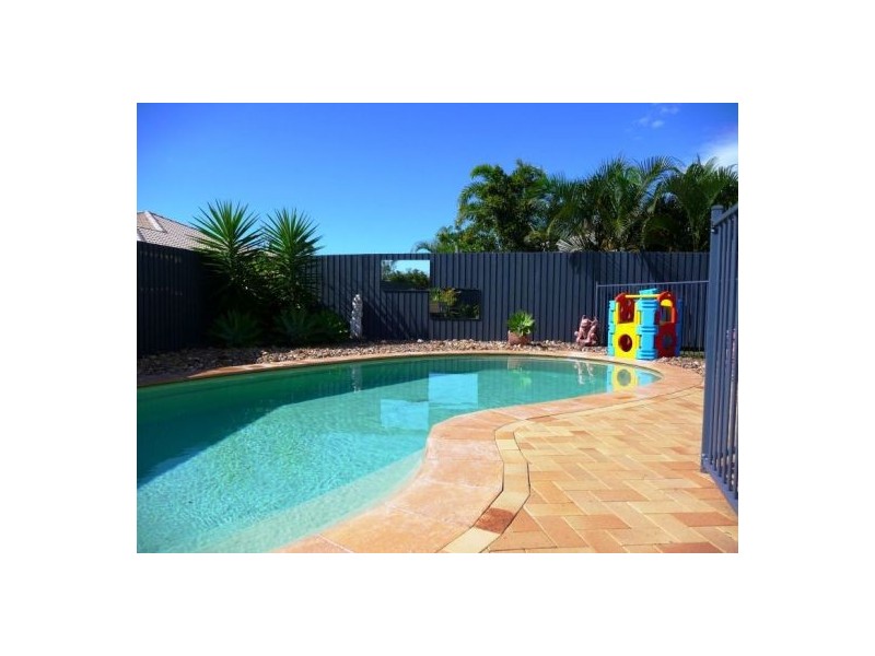 72 Pembridge Cct, Urraween QLD 4655