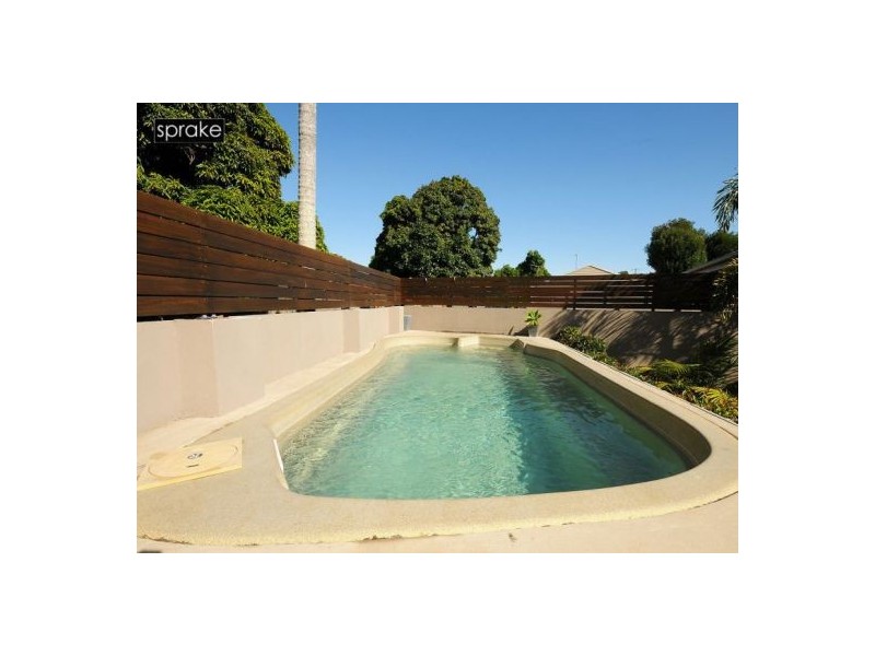 1/13 Cypress Street, Torquay QLD 4655